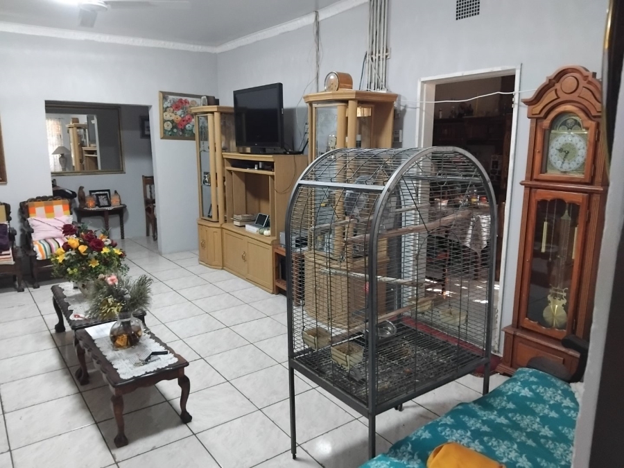 4 Bedroom Property for Sale in Leeudoringstad North West